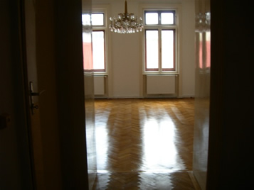 Stabparkett nach dem Schleifen versiegelt